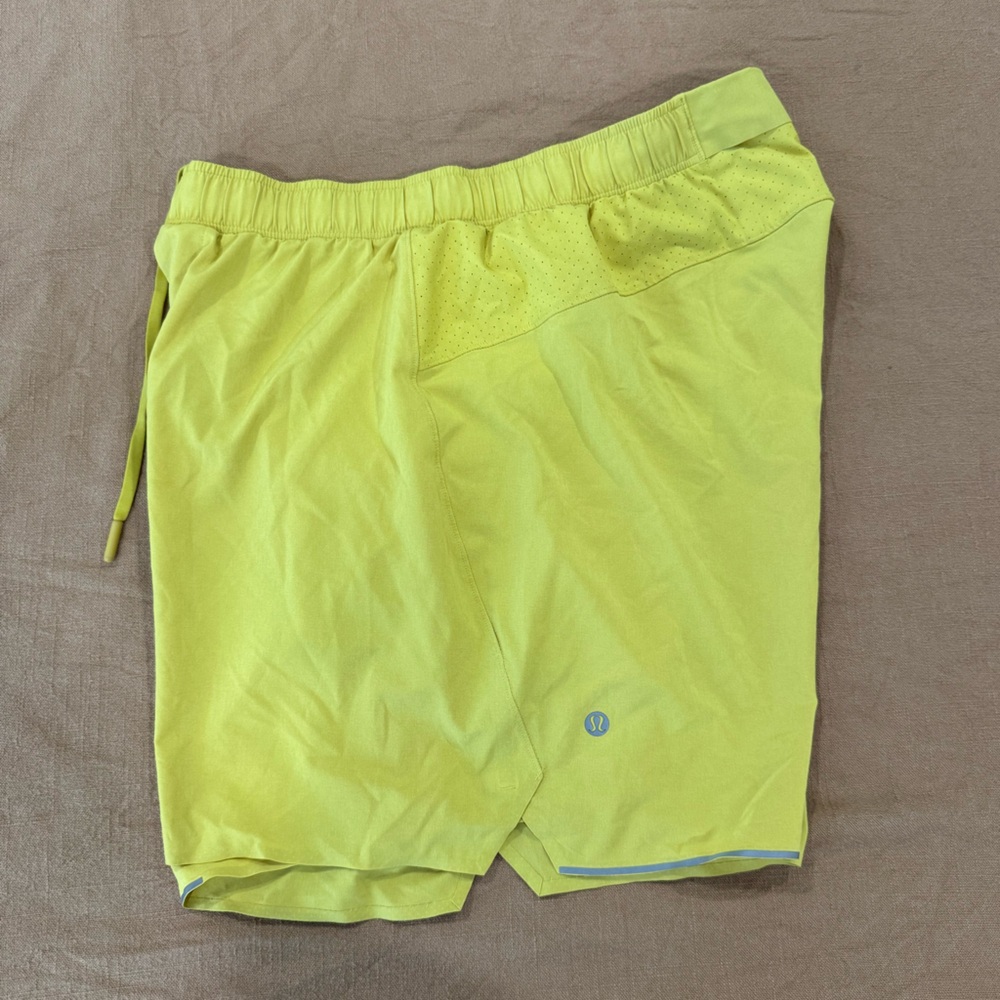 Men’s Lululemon Yellow Athletic Shorts - Picture 2 of 4